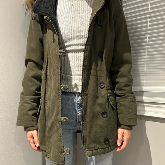 Garage - Coat - Picture 2 of 4